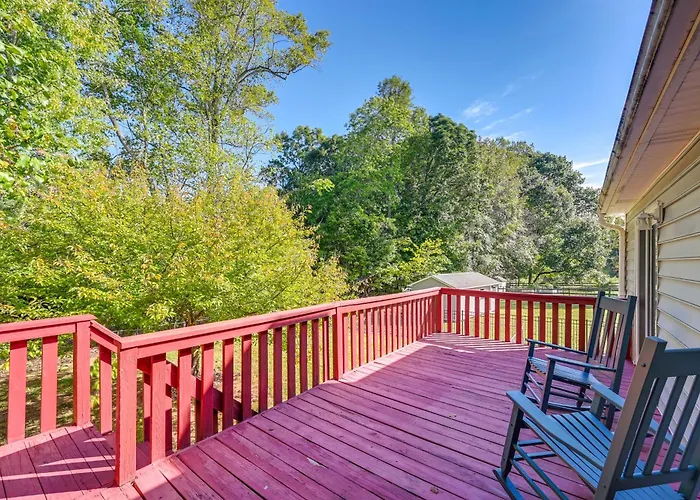 W/ Large Yard: 6 Mi To Dtwn Winston-salem!