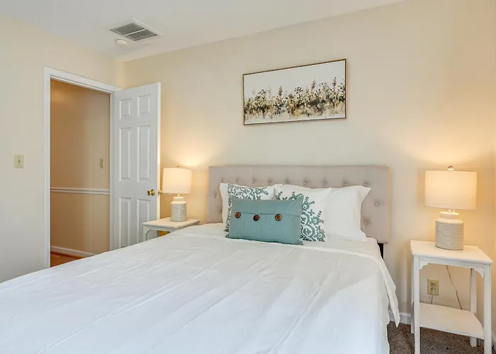 Сasa de vacaciones W/ Large Yard: 6 Mi To Dtwn Winston-salem! Winston-Salem