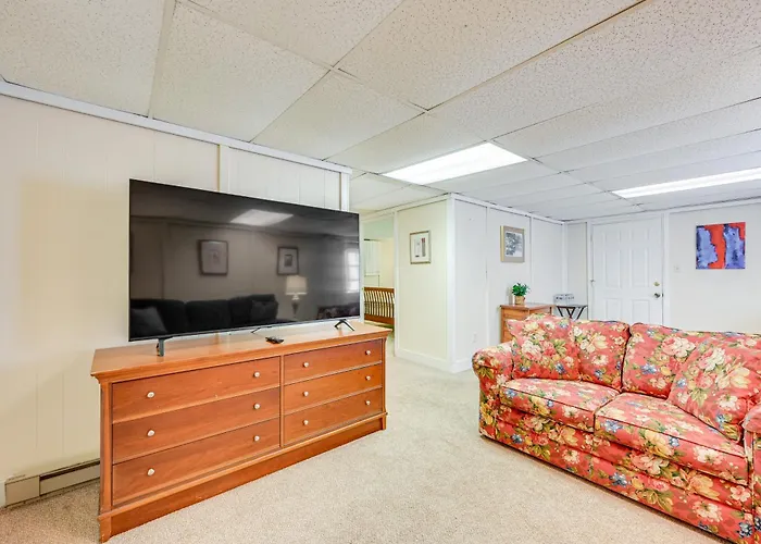 W/ Large Yard: 6 Mi To Dtwn Winston-salem! Holiday home Winston-Salem