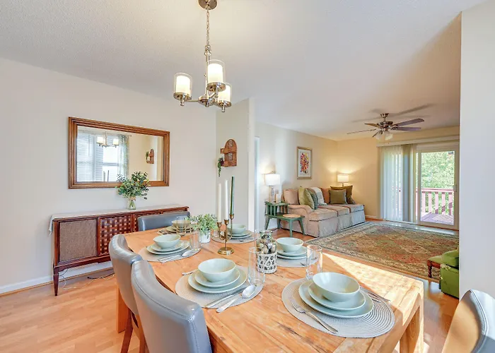 Сasa de vacaciones W/ Large Yard: 6 Mi To Dtwn Winston-salem! *