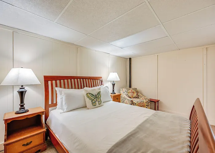 W/ Large Yard: 6 Mi To Dtwn Winston-salem! Сasa de vacaciones Winston-Salem