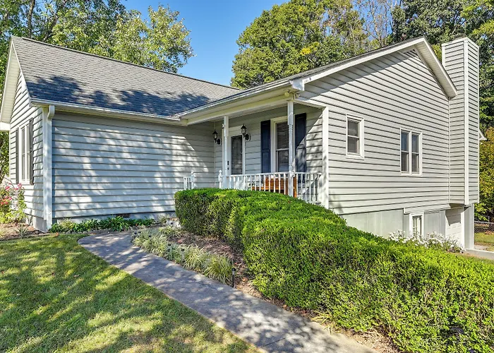 W/ Large Yard: 6 Mi To Dtwn Winston-salem! Winston-Salem