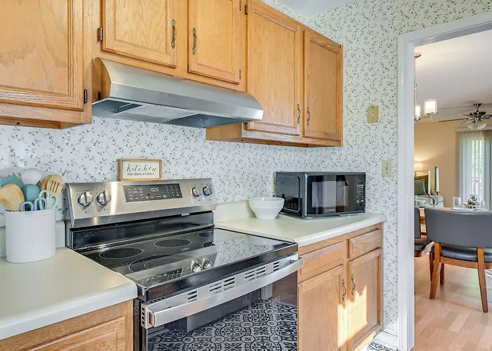 Сasa de vacaciones W/ Large Yard: 6 Mi To Dtwn Winston-salem!
